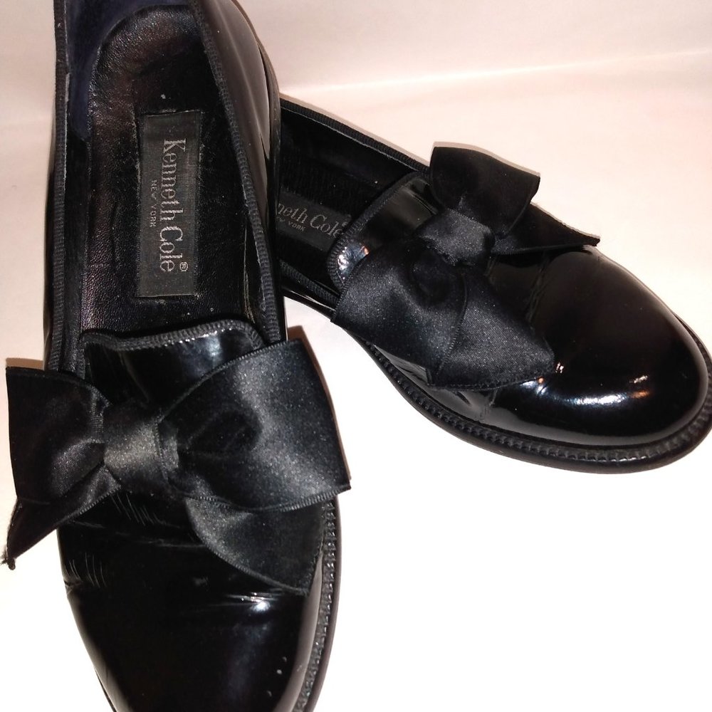 Dressy Women's Patent Leather Flats With Satin Bow Kenneth Cole Size 7 - 37.5